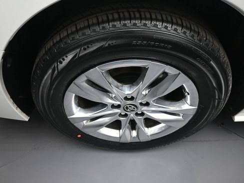 Used 2024 Toyota Sienna XLE w/ XLE Plus Package AWD/4WD image 12