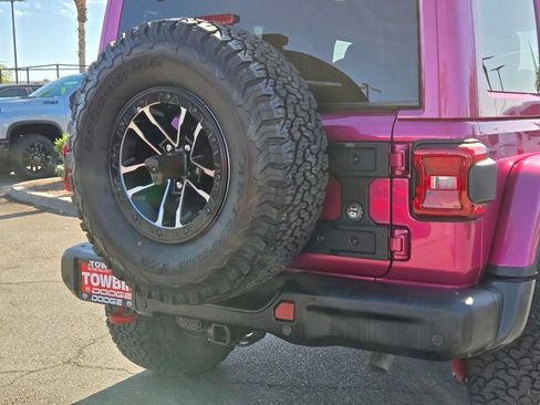Used 2024 Jeep Wrangler Unlimited Rubicon AWD/4WD image 5