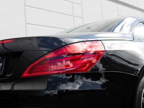 Used 2019 Mercedes-Benz SL 550 image 12