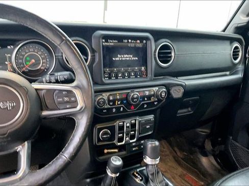 Used 2019 Jeep Wrangler Unlimited Sahara image 8