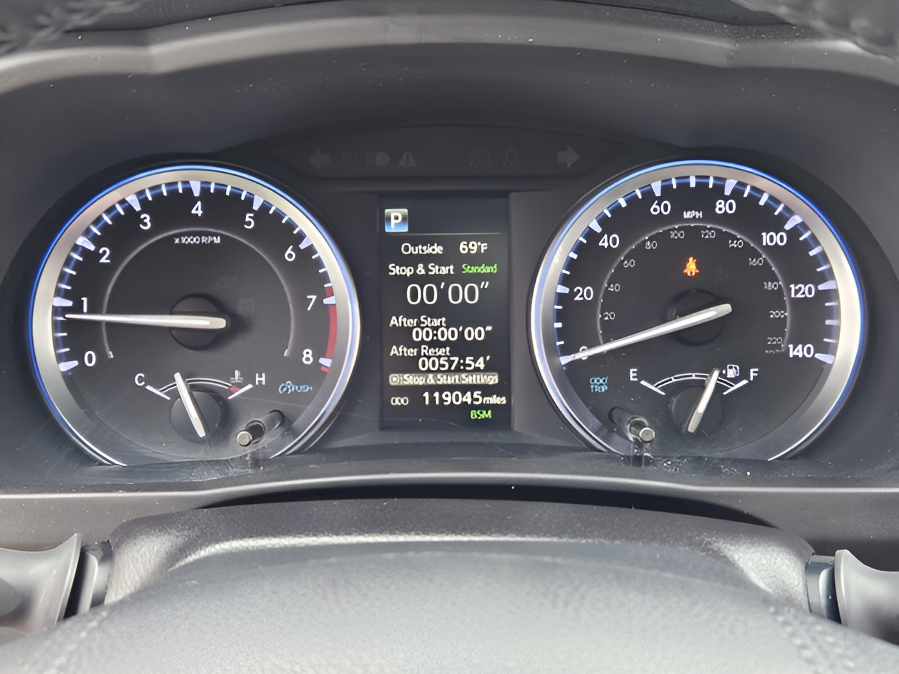 Used 2019 Toyota Highlander Limited FWD image 23