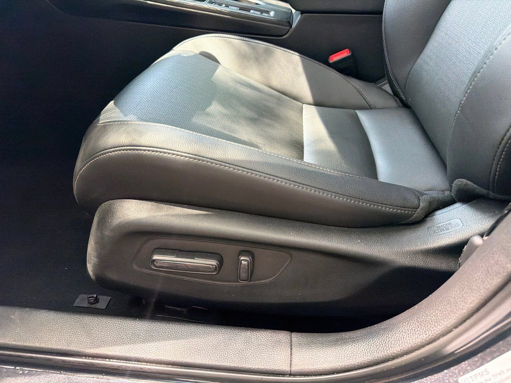 Used 2025 Honda Civic Sport image 10