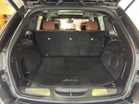 Used 2020 Jeep Grand Cherokee Summit image 24