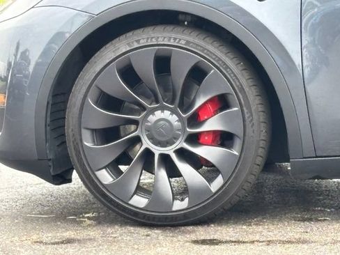 Used 2023 Tesla Model Y Performance AWD/4WD image 6