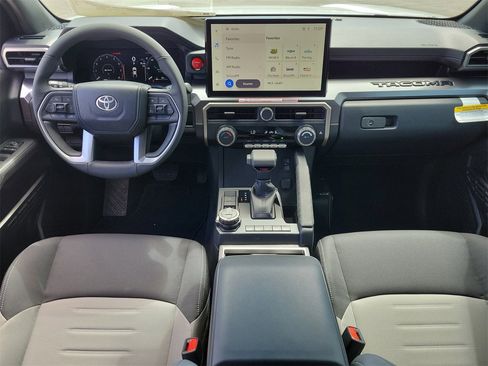 Used 2025 Toyota Tacoma TRD Off-Road image 13