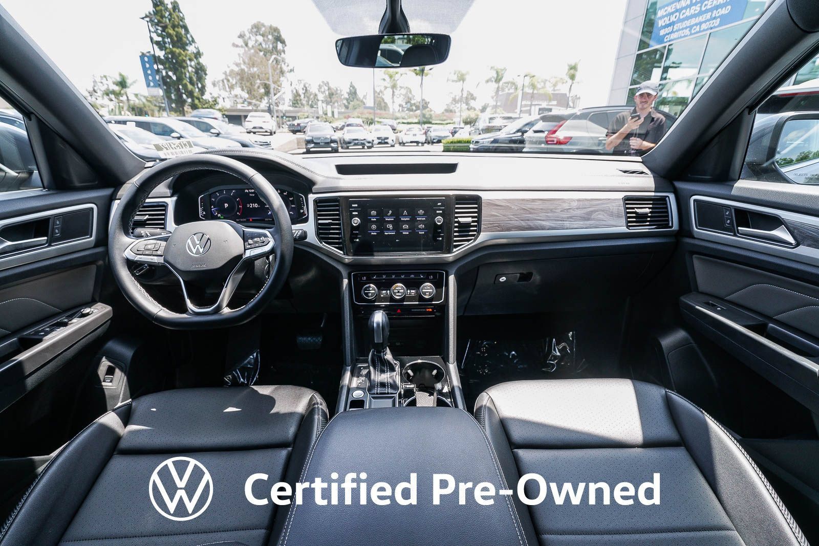 Certified 2023 Volkswagen Atlas Cross Sport SE FWD image 14