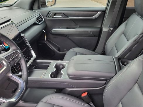 Used 2024 GMC Acadia Elevation w/ Black Edition image 30