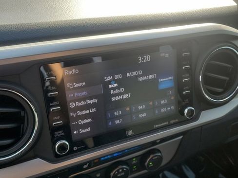 Used 2022 Toyota Tacoma Limited image 20