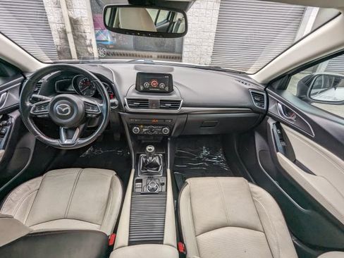 Used 2018 MAZDA MAZDA3 Grand Touring w/ Premium Equipment Package FWD image 15