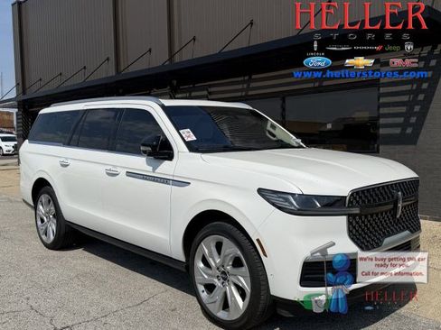 Used 2025 Lincoln Navigator L Reserve image 1