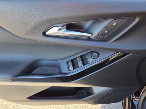 New 2026 Chevrolet Equinox LT image 9