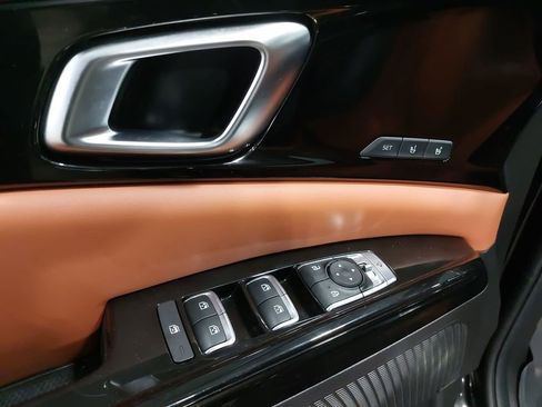 Used 2024 Kia Carnival SX Prestige image 30