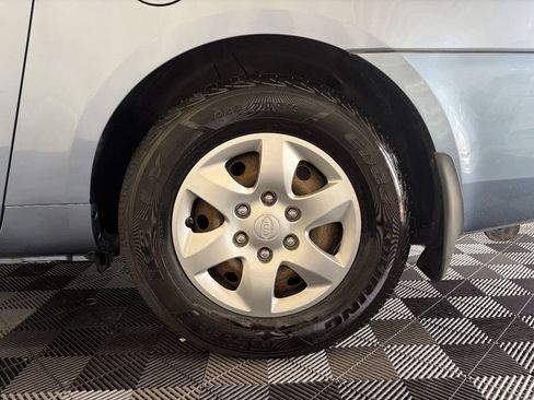 Used 2008 Kia Sedona LX FWD image 24