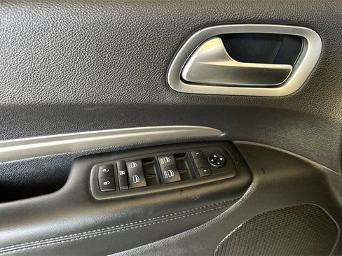 Used 2020 Dodge Durango SXT image 11