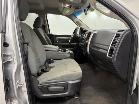 Used 2017 RAM 1500 Classic SLT image 24