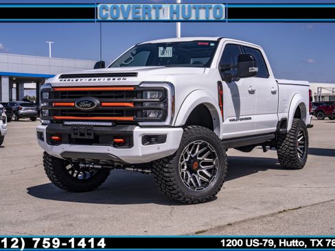 New 2026 Ford F250 Lariat w/ Black Appearance Package image 1