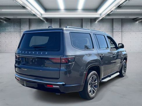 Used 2025 Jeep Wagoneer Series II AWD/4WD image 4