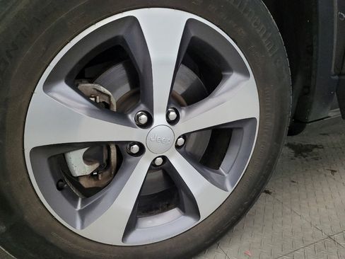 Used 2022 Jeep Cherokee Limited w/ Mopar Interior Package image 31