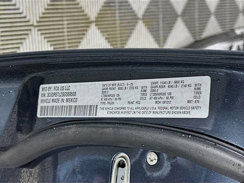 New 2025 RAM 2500 Limited w/ Towing Technology Group image 19