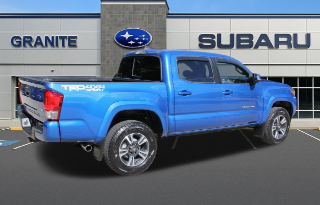 Used 2017 Toyota Tacoma TRD Sport w/ Tow Package (A/T) AWD/4WD image 11