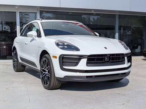 New 2026 Porsche Macan image 7