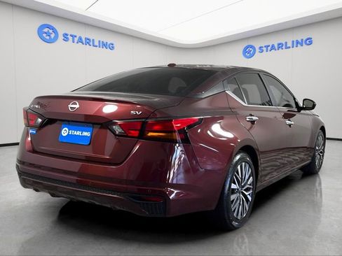 Used 2024 Nissan Altima 2.5 SV image 8