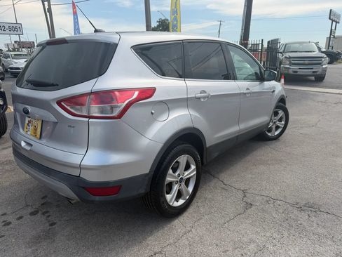 Used 2016 Ford Escape SE FWD image 4