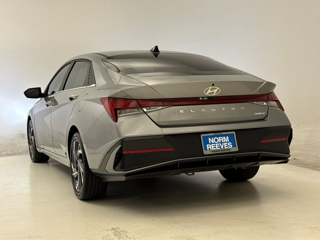 Used 2026 Hyundai Elantra Limited FWD image 7