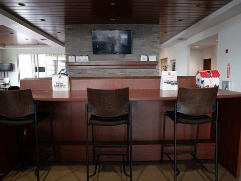 Used 2023 Land Rover Discovery Sport S image 35