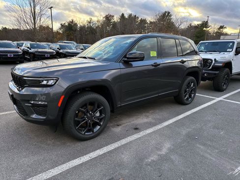 New 2025 Jeep Grand Cherokee Limited image 4