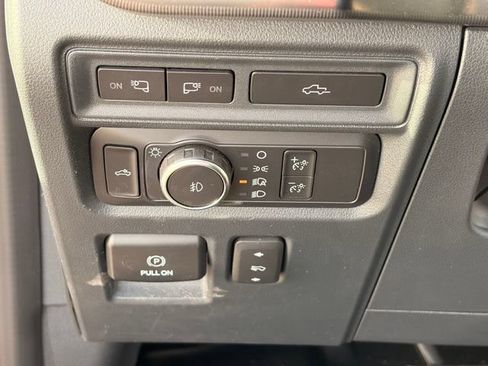 Used 2022 Ford F150 Platinum w/ Equipment Group 701A High AWD/4WD image 16