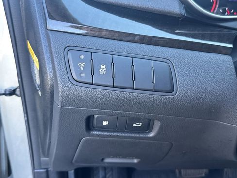 Used 2014 Kia Cadenza Premium image 20