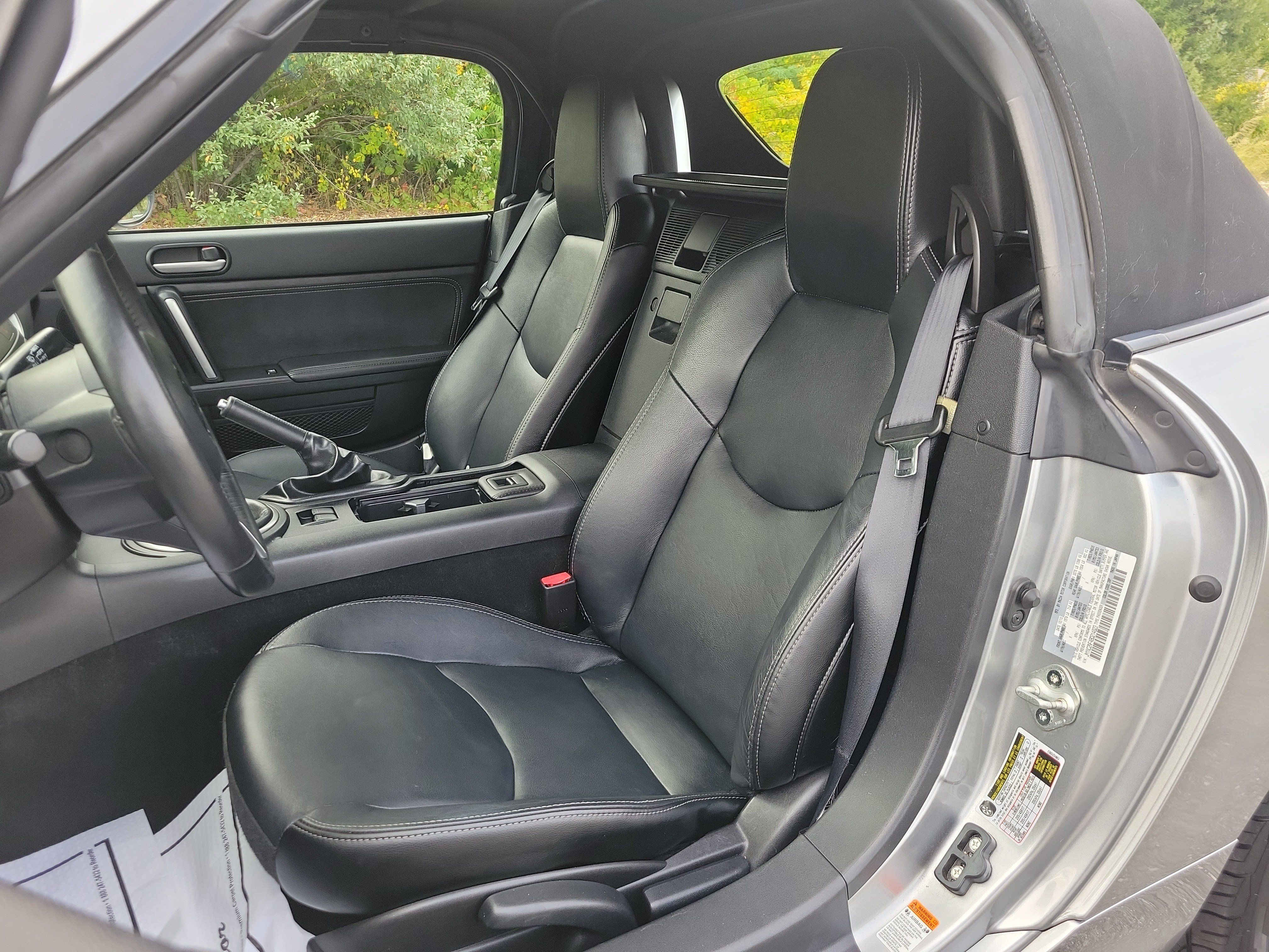 Used 2011 MAZDA MX-5 Miata Grand Touring w/ Premium Pkg RWD image 14