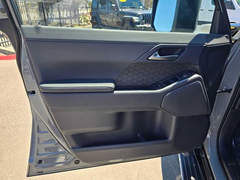 Used 2026 Lexus GX 550 w/ Accessory Package (31) AWD/4WD image 21