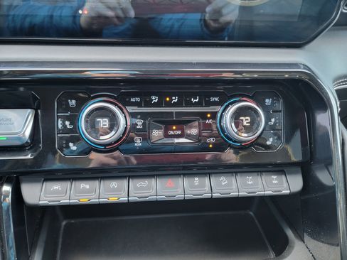 Used 2024 GMC Sierra 1500 AT4X image 23