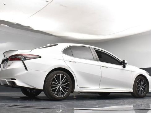 Used 2021 Toyota Camry SE FWD image 37