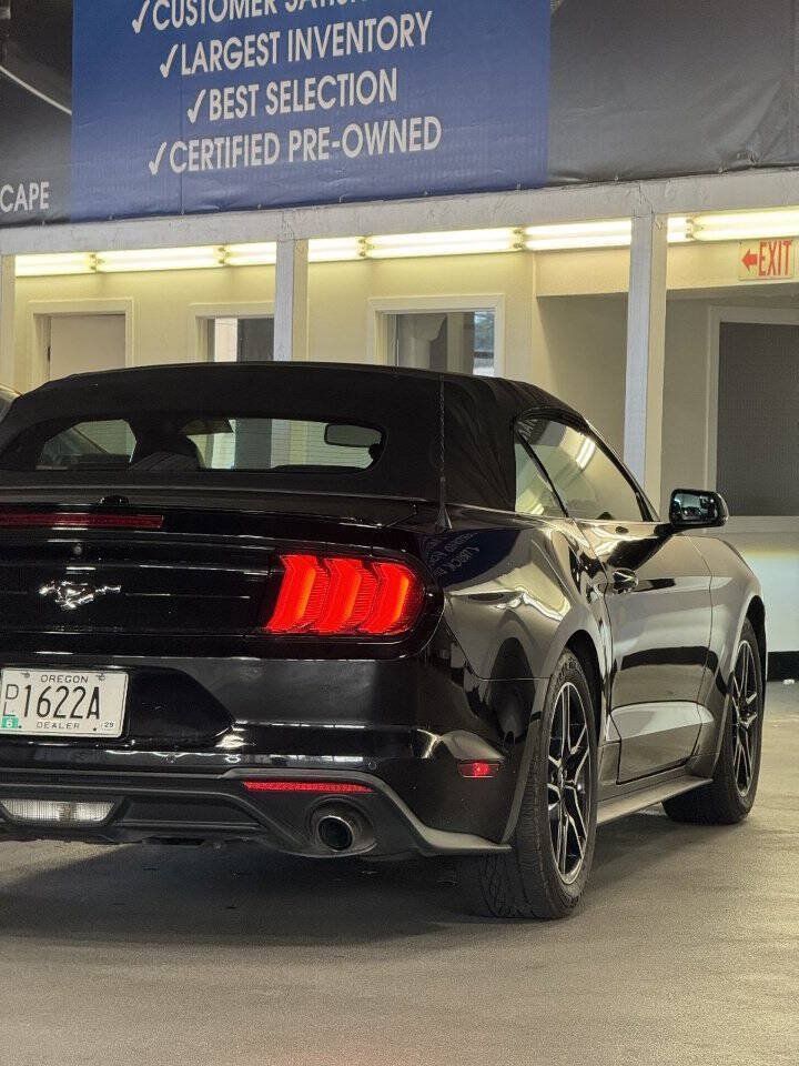 Used 2018 Ford Mustang Premium RWD image 12