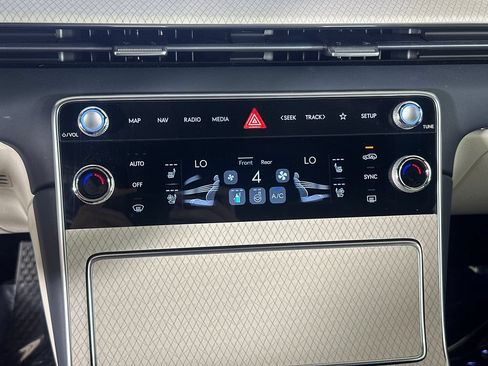 Used 2025 Genesis GV80 3.5T Prestige AWD/4WD image 31