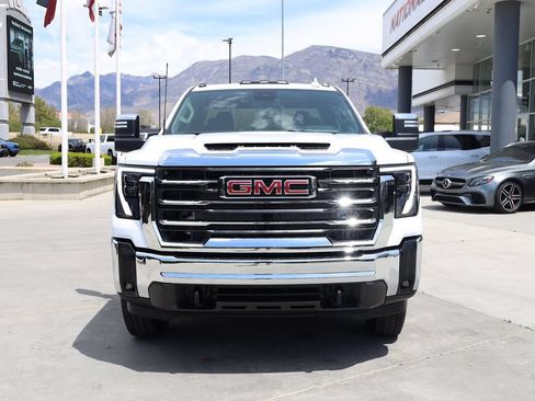 New 2026 GMC Sierra 3500 SLT AWD/4WD image 9