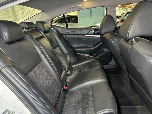 Used 2017 Nissan Maxima SR w/ Midnight Edition image 13