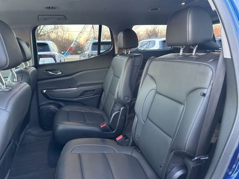 Used 2023 GMC Acadia SLT w/ Preferred Package image 21