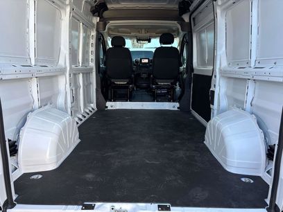 New 2025 RAM ProMaster 2500 w/ Quick Order Package 22G SLT