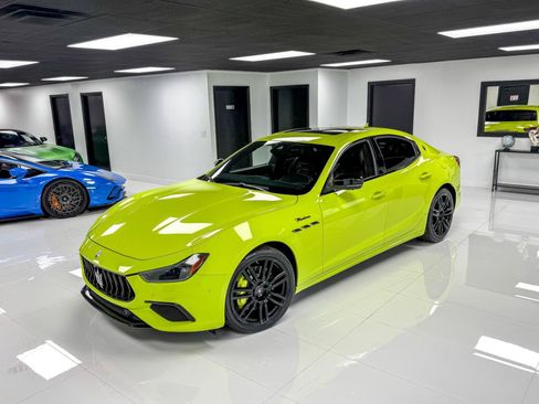 Used 2022 Maserati Ghibli Modena Q4 AWD/4WD image 2