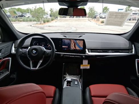 Used 2025 BMW X1 xDrive28i w/ Convenience Package AWD/4WD image 10