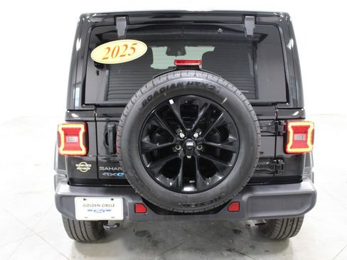 Used 2025 Jeep Wrangler Sahara 4xe image 8