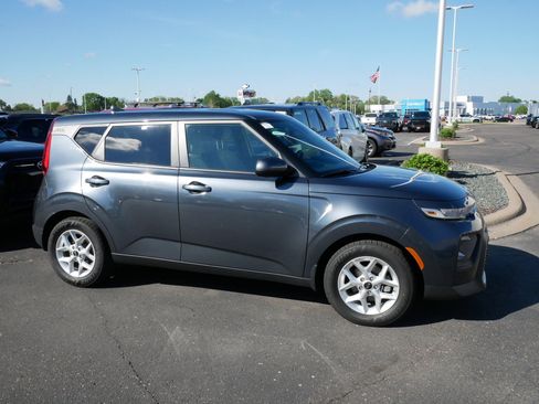 Used 2020 Kia Soul S FWD image 4