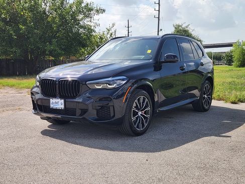 Used 2022 BMW X5 sDrive40i w/ M Sport Package RWD image 2