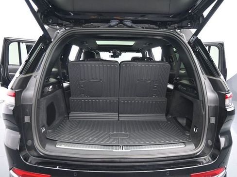 Used 2025 Jeep Grand Cherokee L Overland w/ Luxury Tech Group IV AWD/4WD image 13