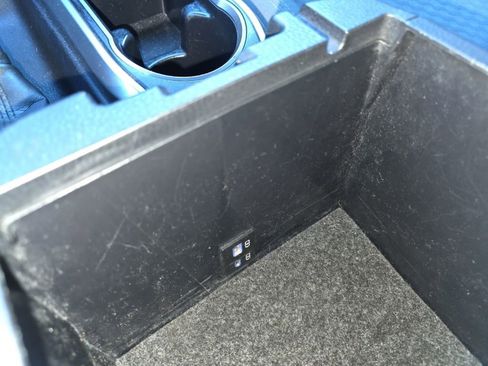 Used 2022 Toyota Tacoma SR5 image 33