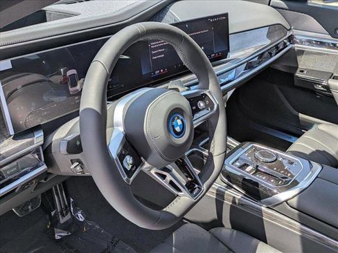 New 2025 BMW 750e xDrive 750e xDrive image 3